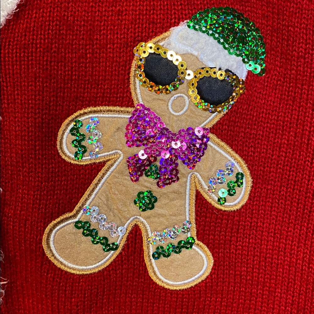 Major Label Group Holiday Red and White Vest with Gingerbread Design Size M - Picture 7 of 9